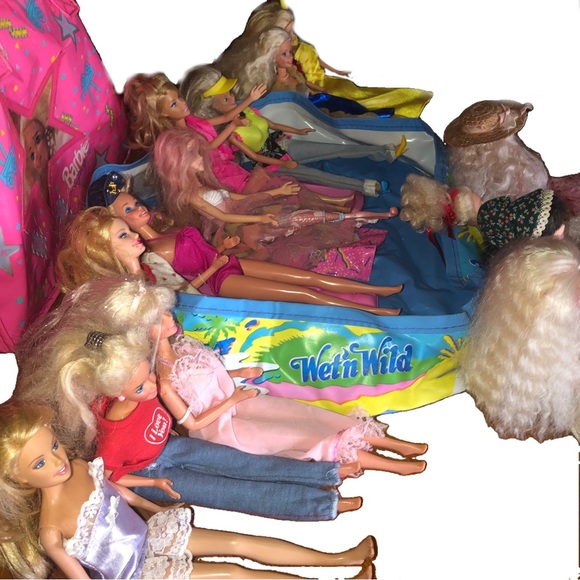 Mattel Barbie Doll Collection: Storage Bag & Wet 'n Wild Pool Set - Picture 2 of 7